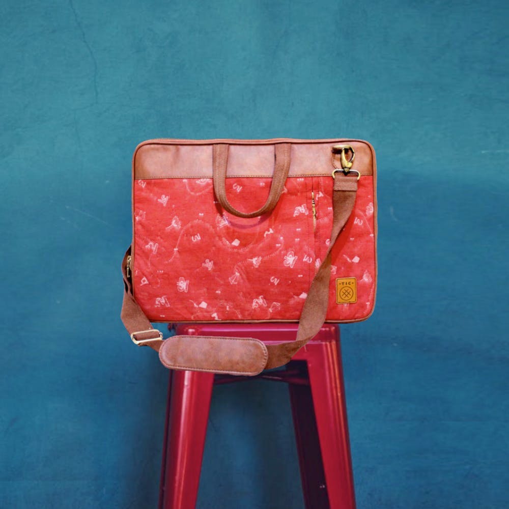Shop Women's Handbags Online - Country Road | Women handbags, Women  shopping, Handbags online