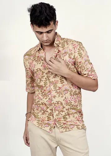 Men Paisley & Floral Printed Beige Half Sleeves Shirt