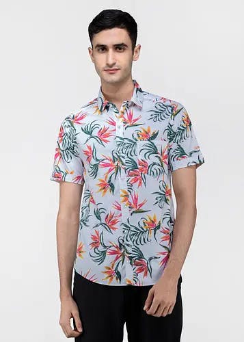 Men Tropical Floral Printed Half Sleeves Shirt