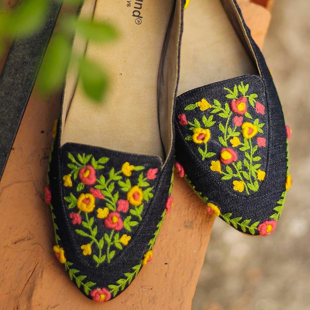 Women Two-Tone Floral Embroidered Denim Pointed Toe Ballerinas