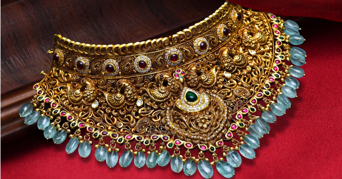Enter And Win Gold Vouchers Worth INR 