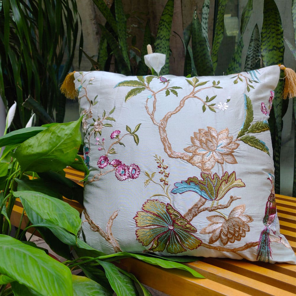 Plant,Furniture,Green,Pillow,Botany,Textile,Rectangle,Terrestrial plant,Linens,Comfort