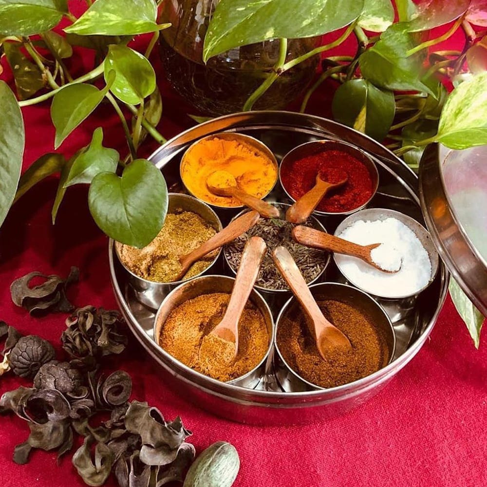 Plant,Food,Flowerpot,Rangpur,Ingredient,Terrestrial plant,Fruit,Tableware,Cuisine,Dish
