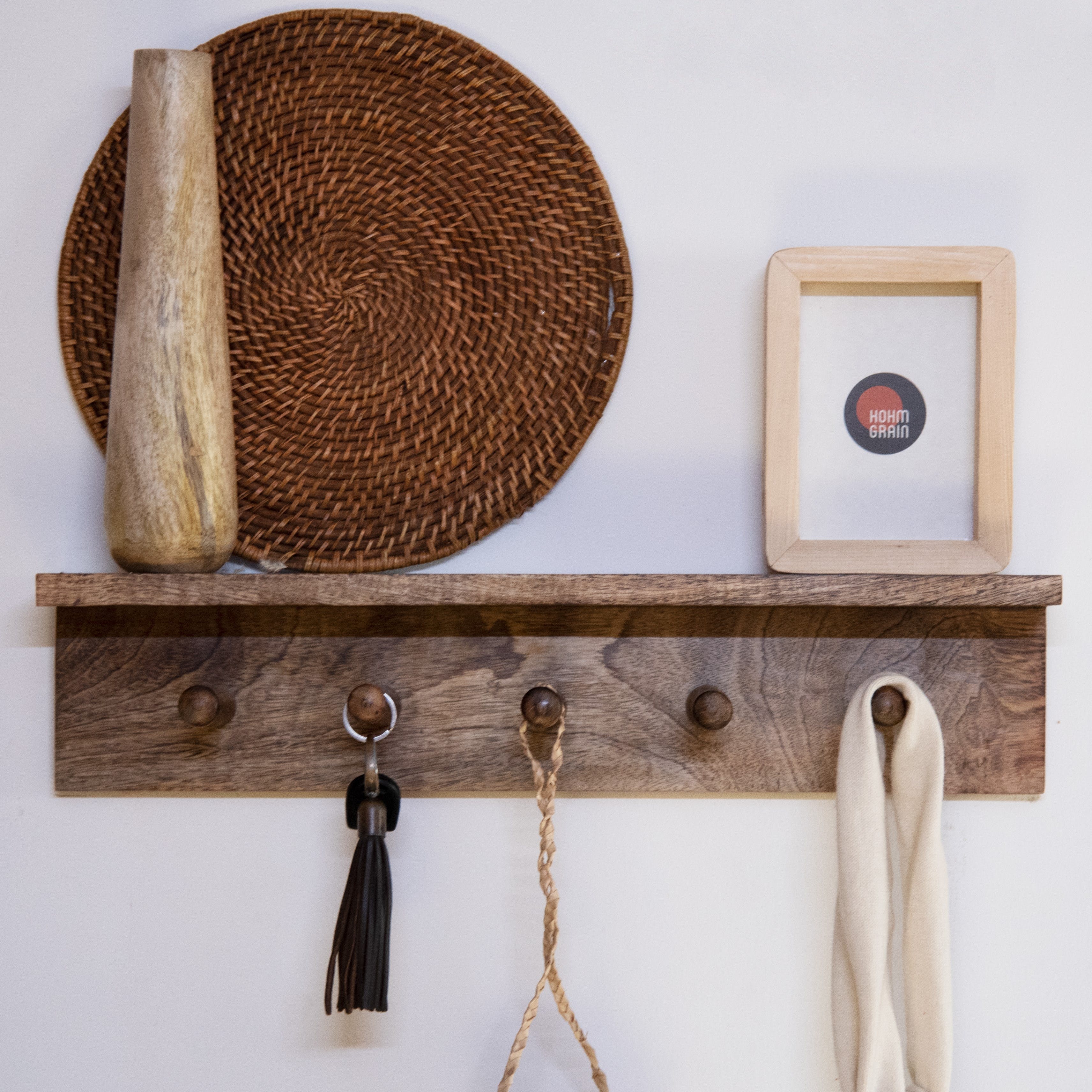 Hat,Shelf,Product,Wood,Rectangle,Shelving,Textile,Fedora,Sun hat,Beige