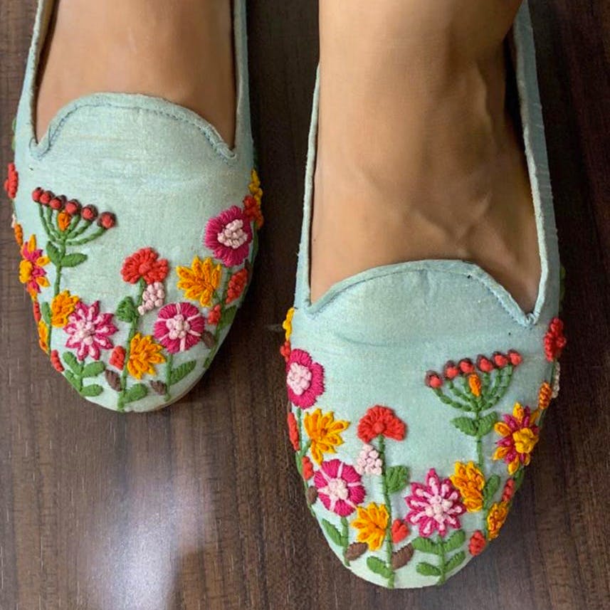 Women Pop Floral Embroidered Loafers