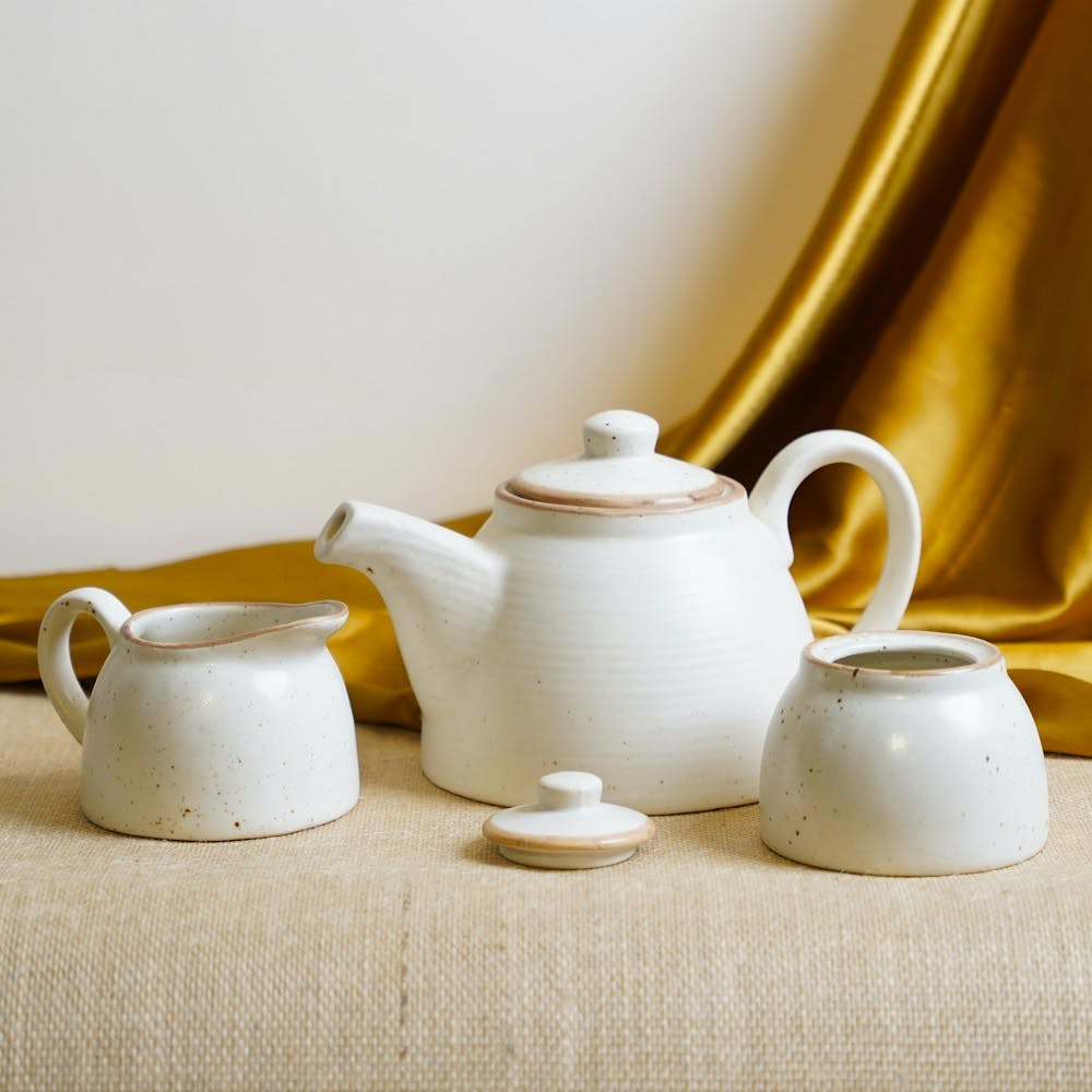Little neëst Tea Pot (Set of 3)