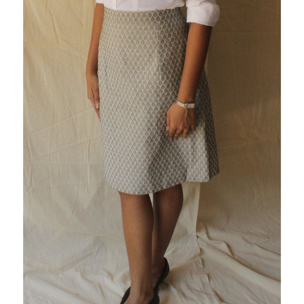 Woven Straight Fit Skirt With Lining