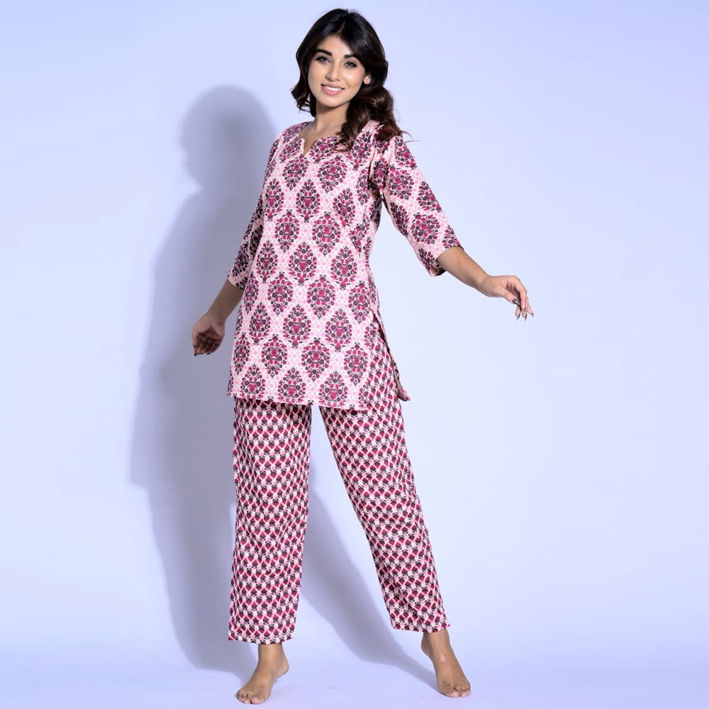 Women Floral Motif Printed Baby Pink Co-Ords
