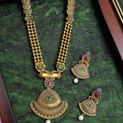 Indian Ethnic Gold- Plated Necklace Set and Earrings