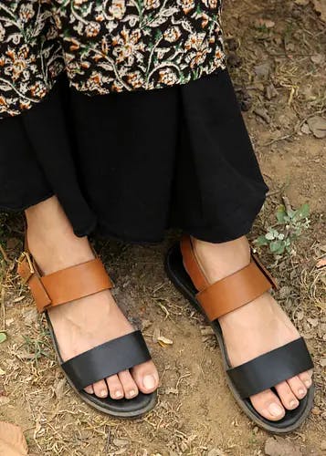 Women Two-Tone Dual Strap Detail Slingback Sandals