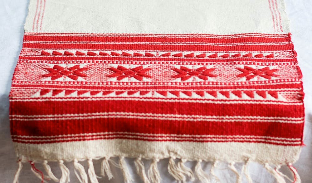 Check Out These Trendy Table Runners LBB