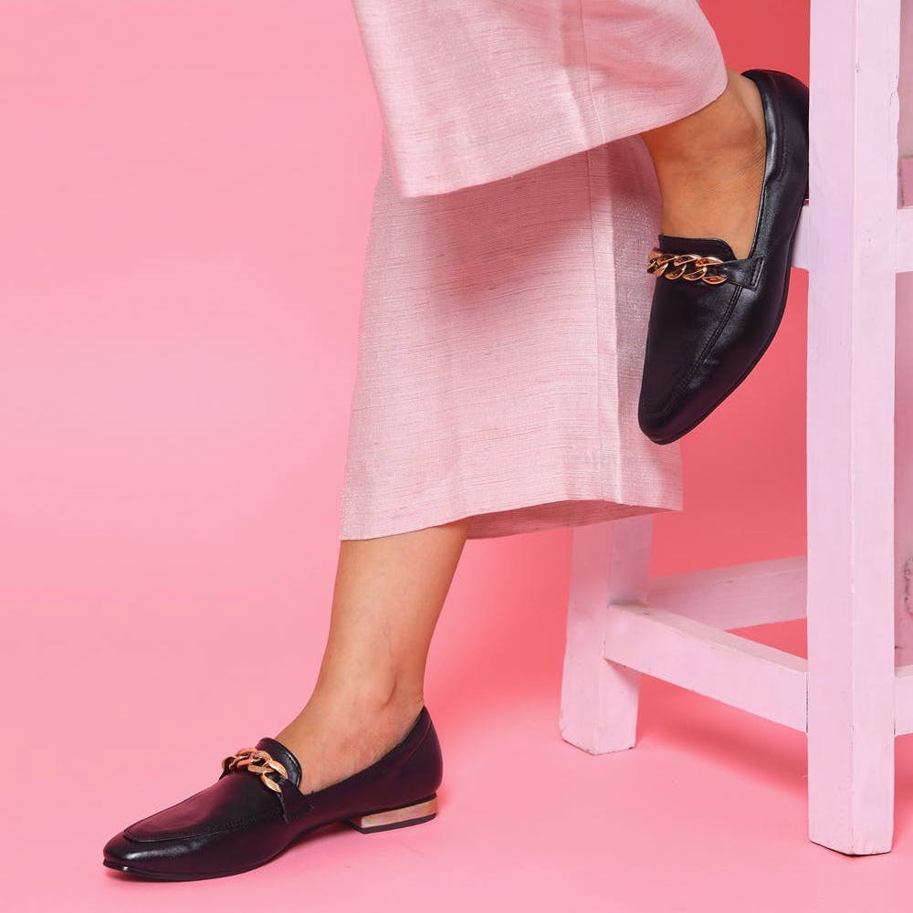 Women Gold Chain Detail Black Vegan Leather Loafers