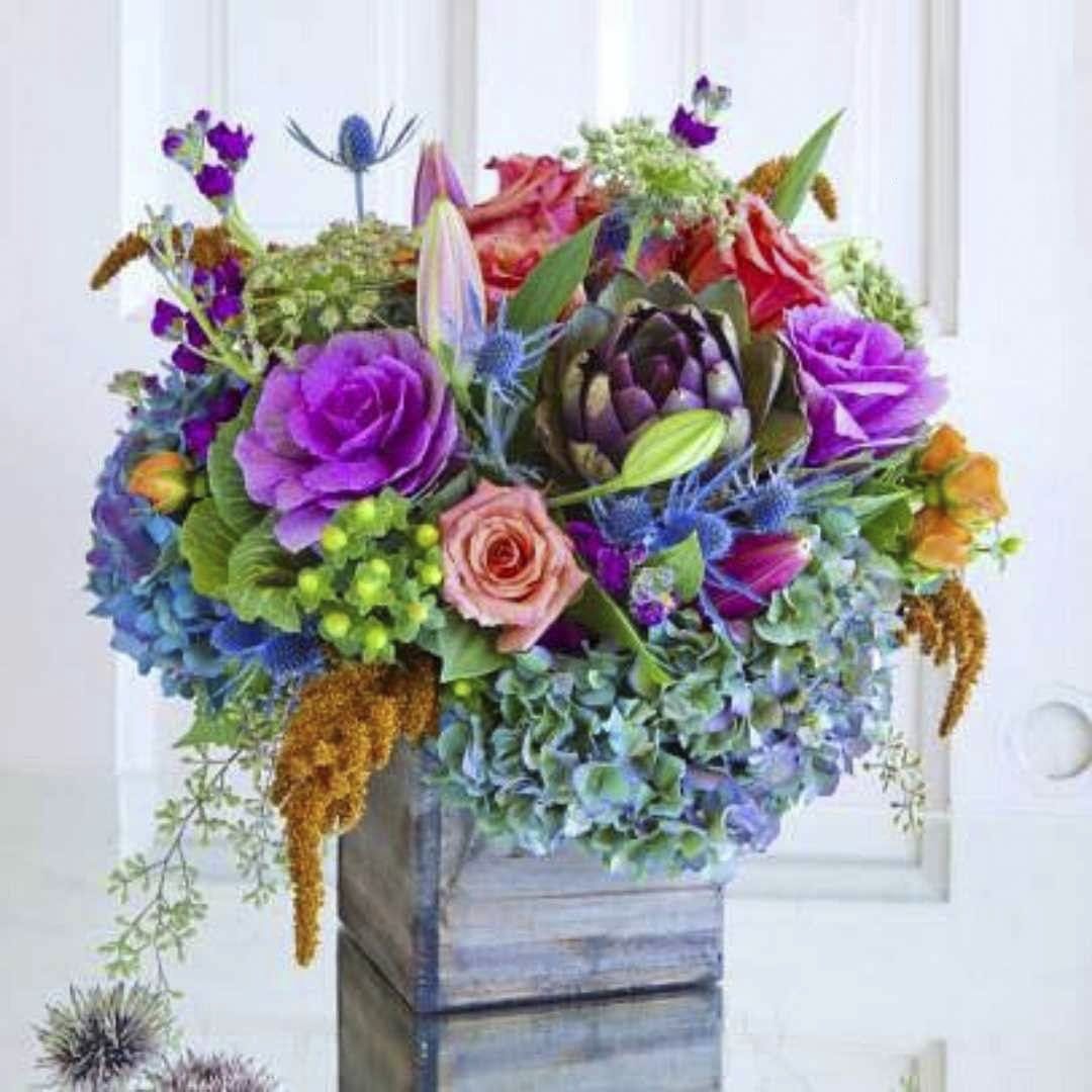 Flower,Plant,Purple,Petal,Hybrid tea rose,Pink,Violet,Flower Arranging,Rose,Creative arts