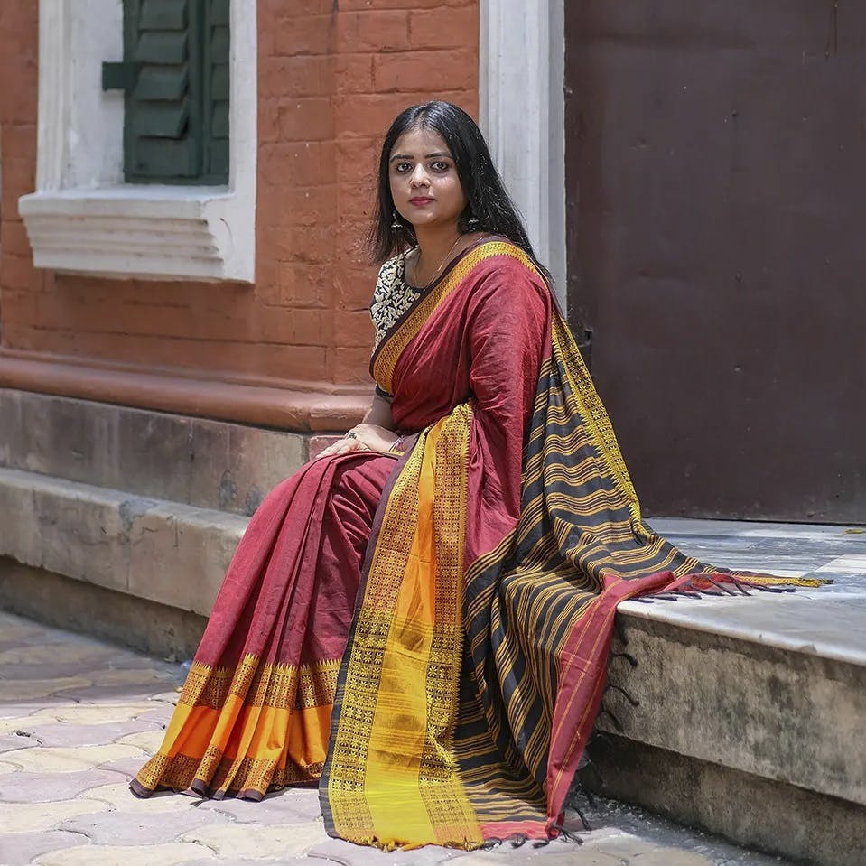 White & green par old woman pujo anjali pure cotton taant saree