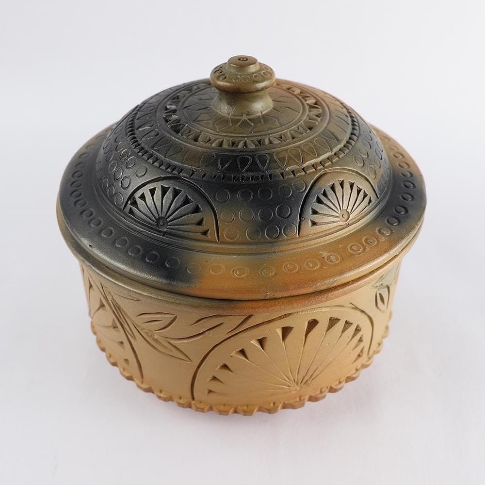 Tableware,Dishware,Serveware,Artifact,Pottery,earthenware,Art,Ceramic,Lid,Metal