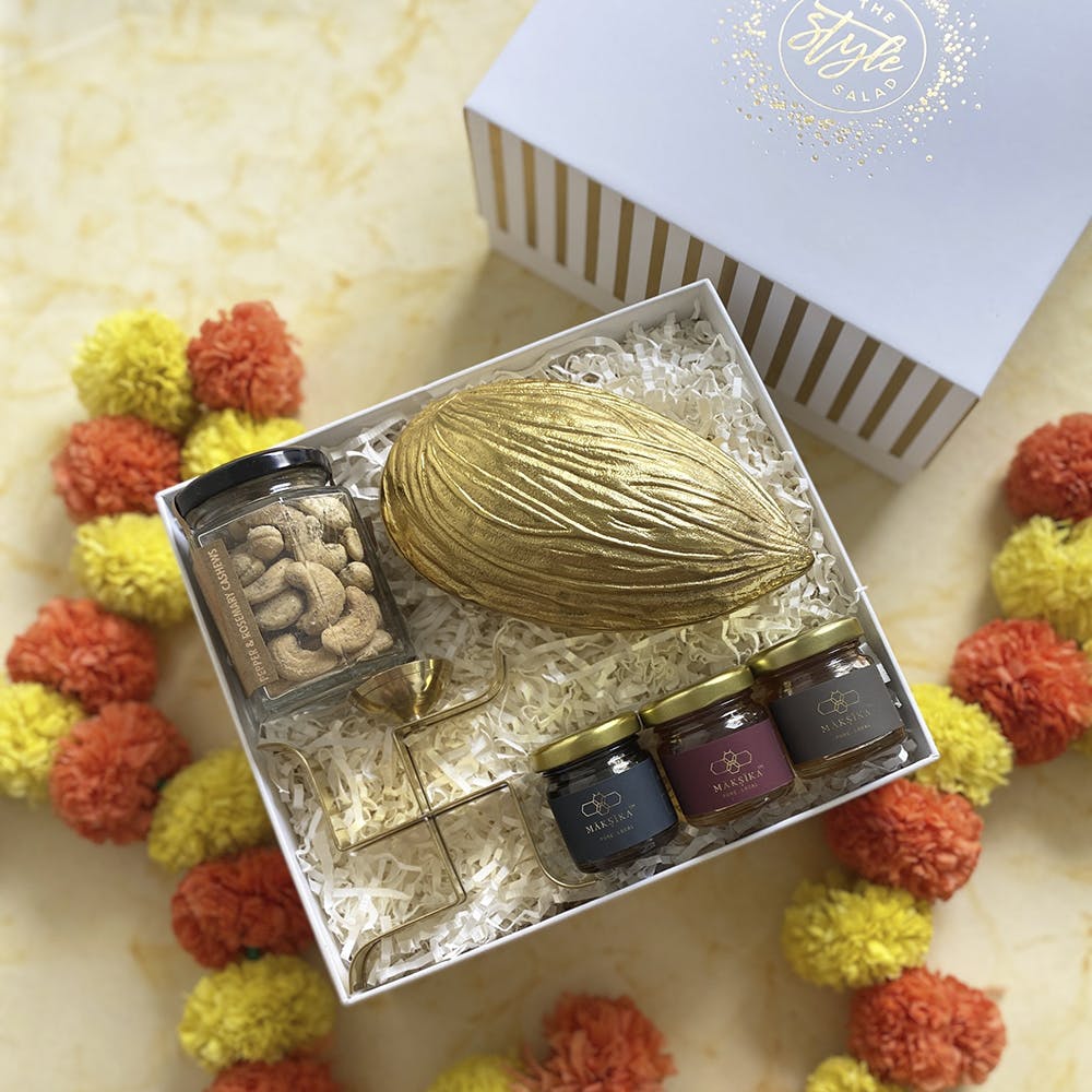 Share 70+ customized diwali gifts latest