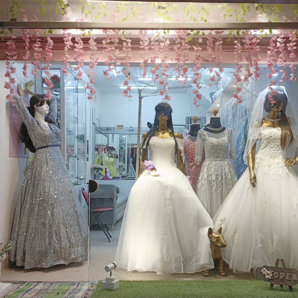 Badsha Stores | Bridal Wedding Collection | Budget Lehengas | Commercial  Street - YouTube