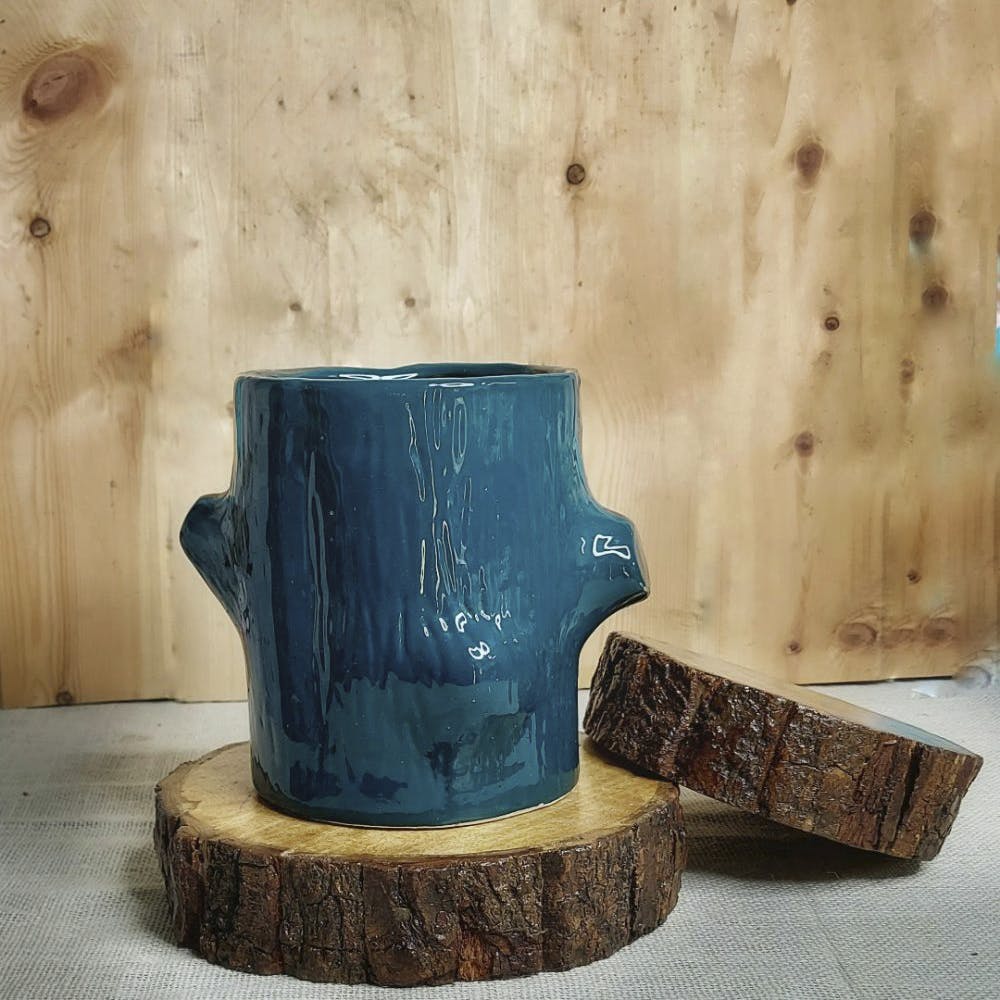 Drinkware,Wood,Serveware,Paint,Wall,Cup,Pottery,Artifact,Gas,Creative arts