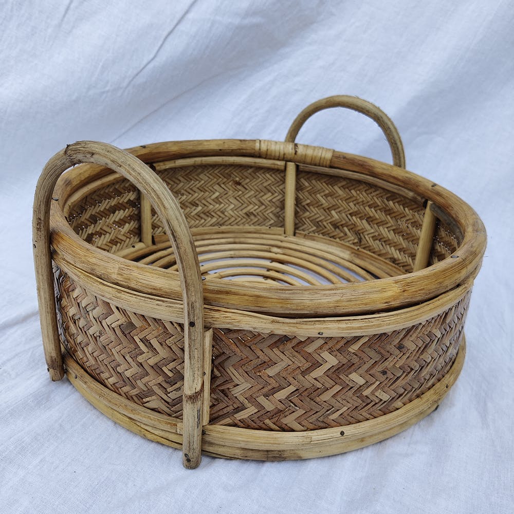 Product,Storage basket,Basket,Wood,Beige,Wicker,Natural material,Circle,Metal,Electric blue