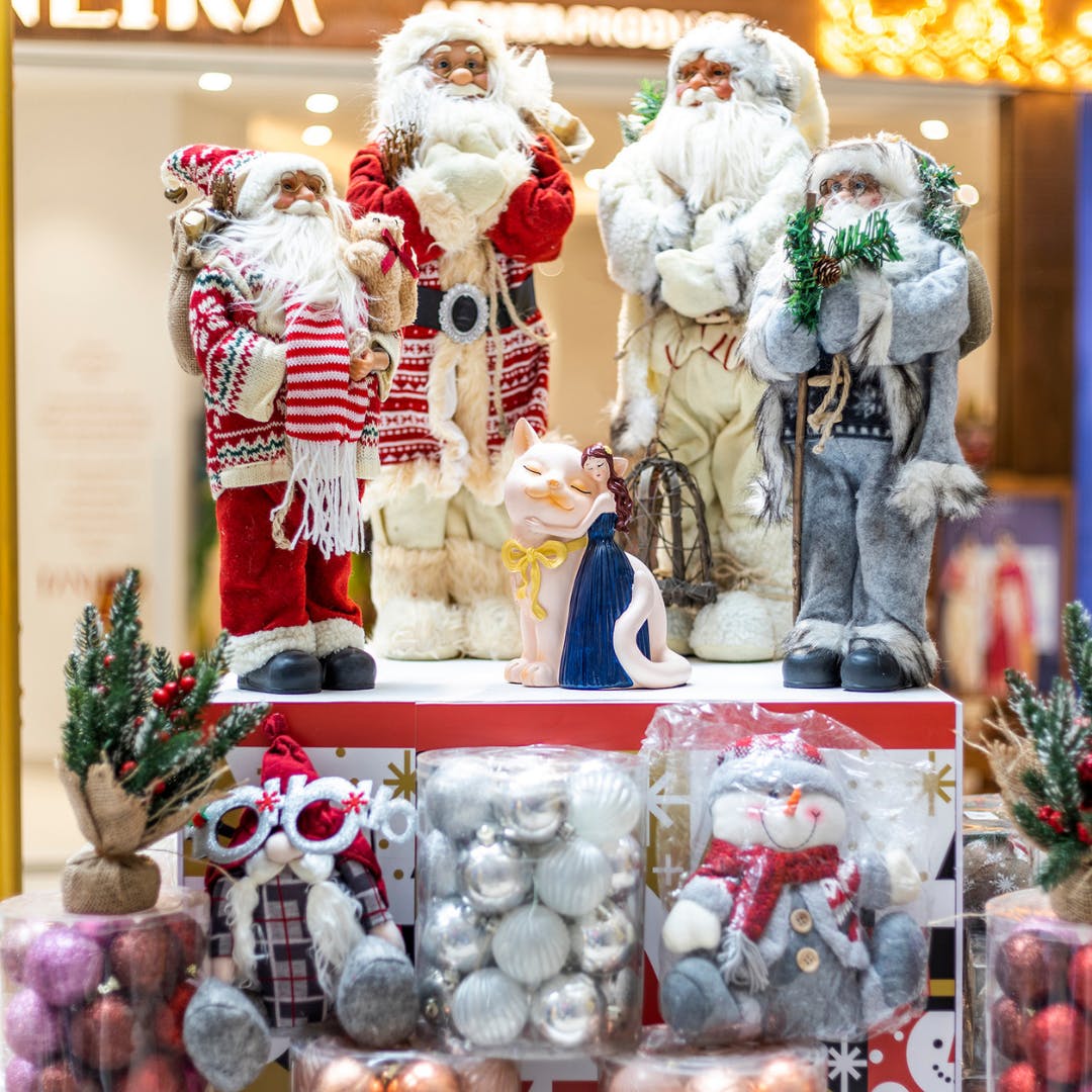 Forrest Hill Christmas Brunch 2022 Phoenix Mall Bangalore | Little Black Book, Bangalore