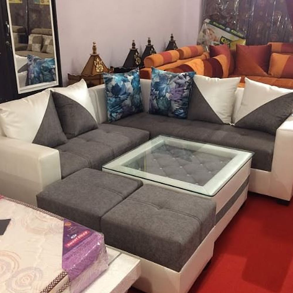 Brown,Couch,Property,Furniture,Table,Picture frame,Purple,studio couch,Interior design,Textile