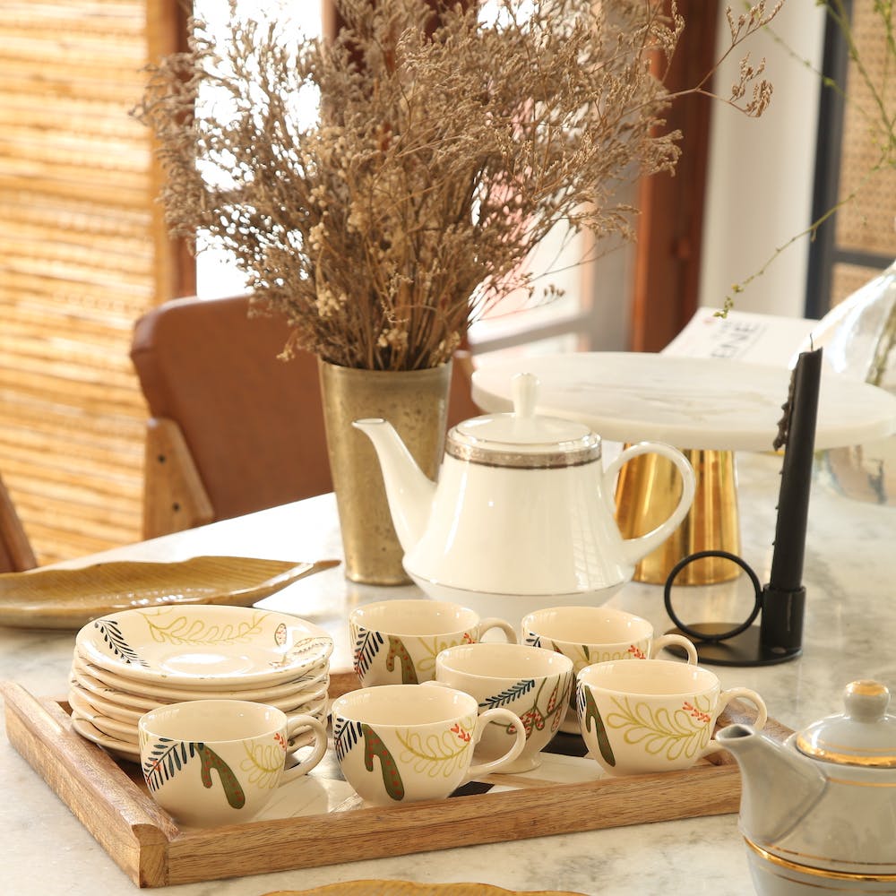 5 Piece Tea Set Art Pottery Teapot and 4 Mugs SIGNED Studio