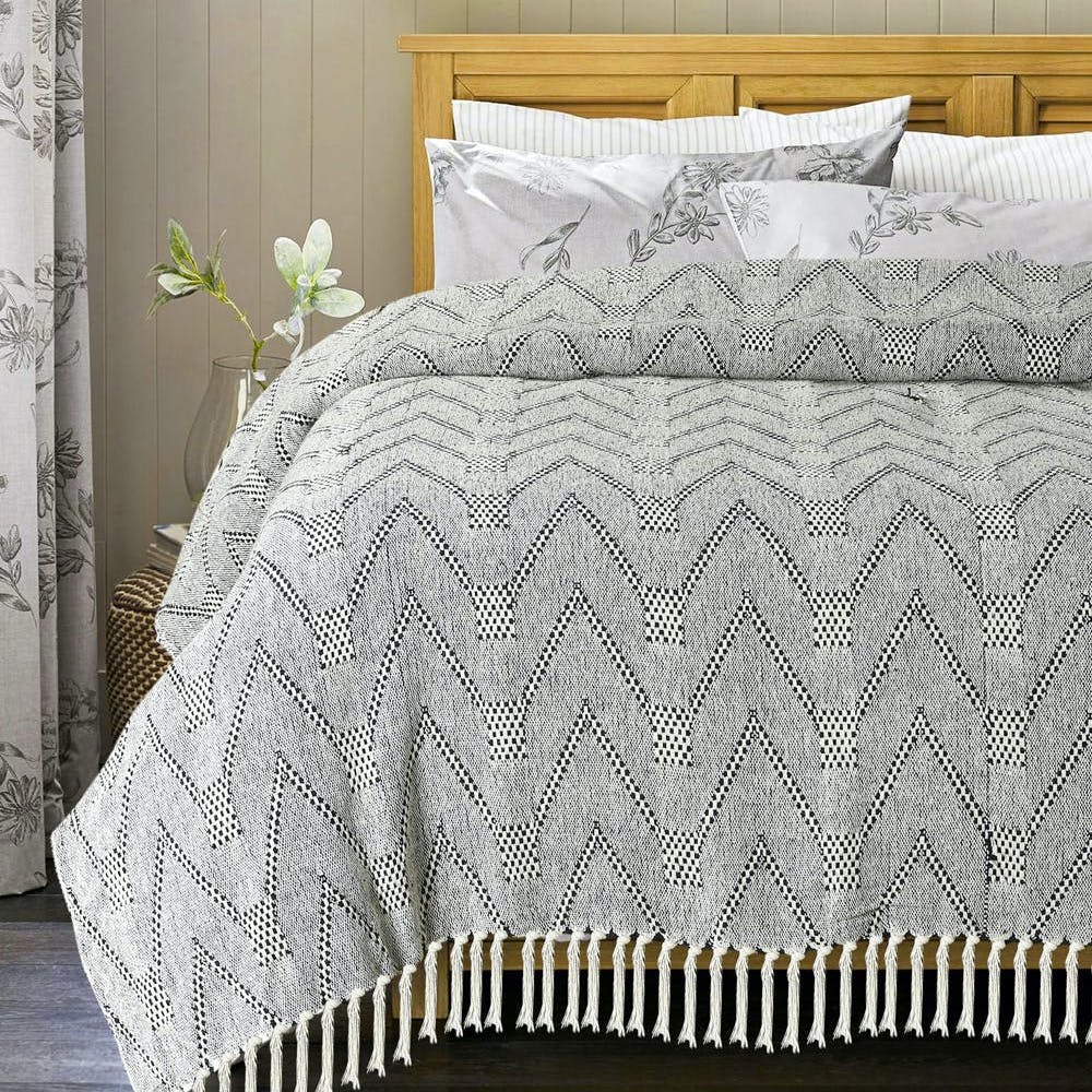 Geometric Patterned Throw Bedcover