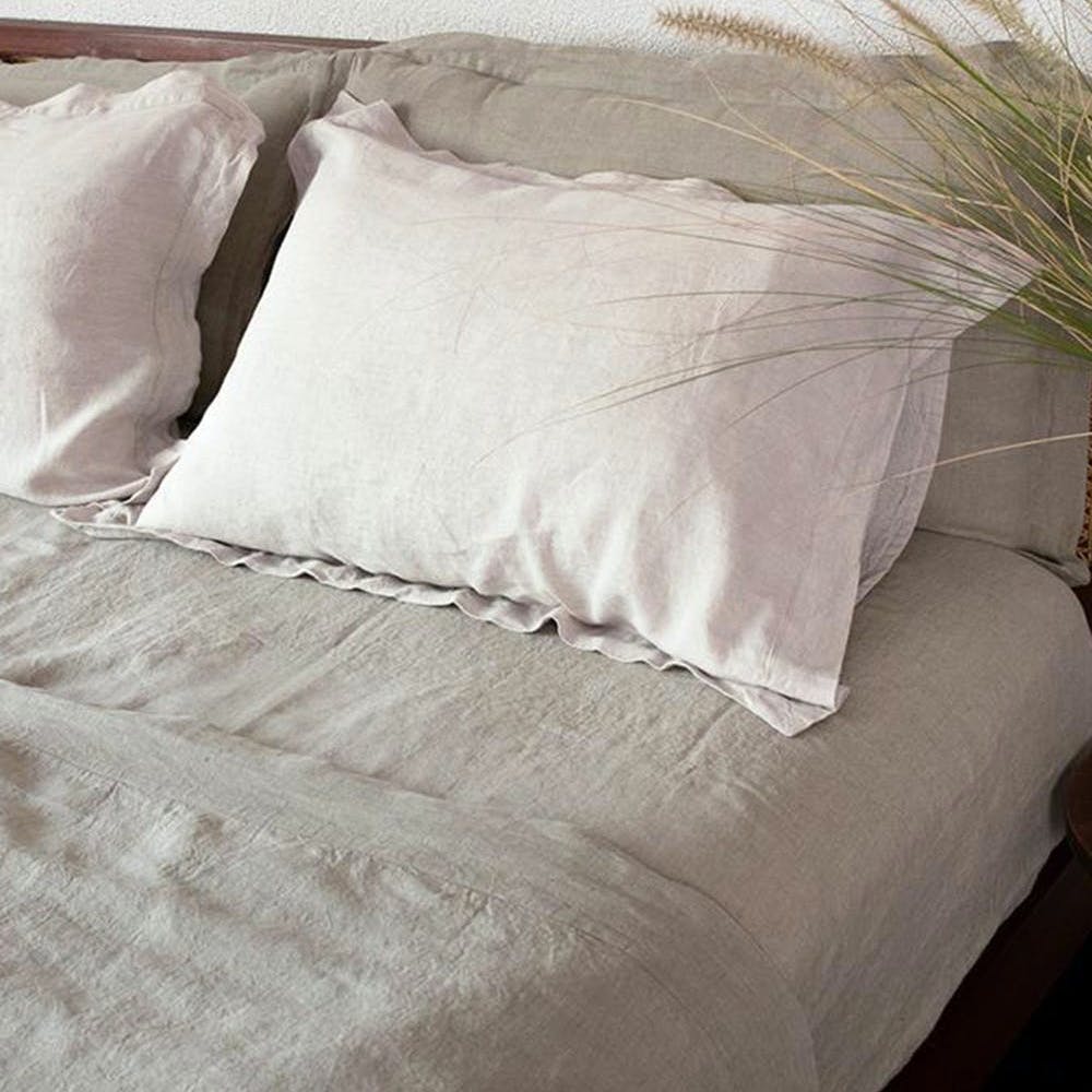 Stay Cool With Linen Sheets