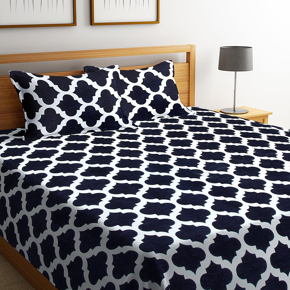 Contrast Abstract Geometric Printed Double King Bed Cover With 2 Pillow Covers