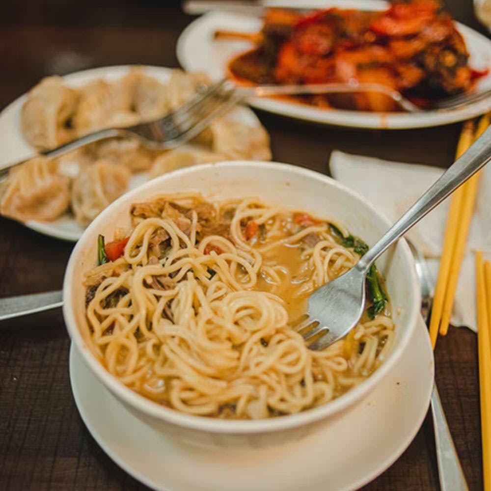 Food,Tableware,Al dente,Rice noodles,Ingredient,Noodle,Recipe,Table,Staple food,Chinese noodles