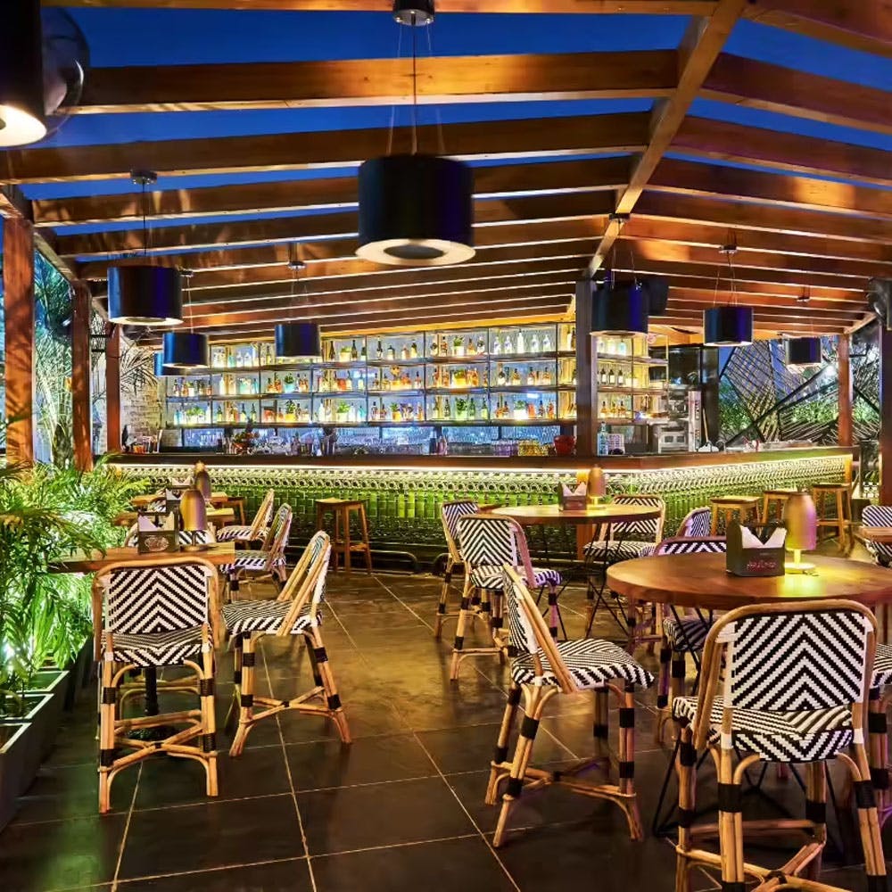 Top 13 Bars & Pubs In Noida For An Ideal Night I LBB, Delhi
