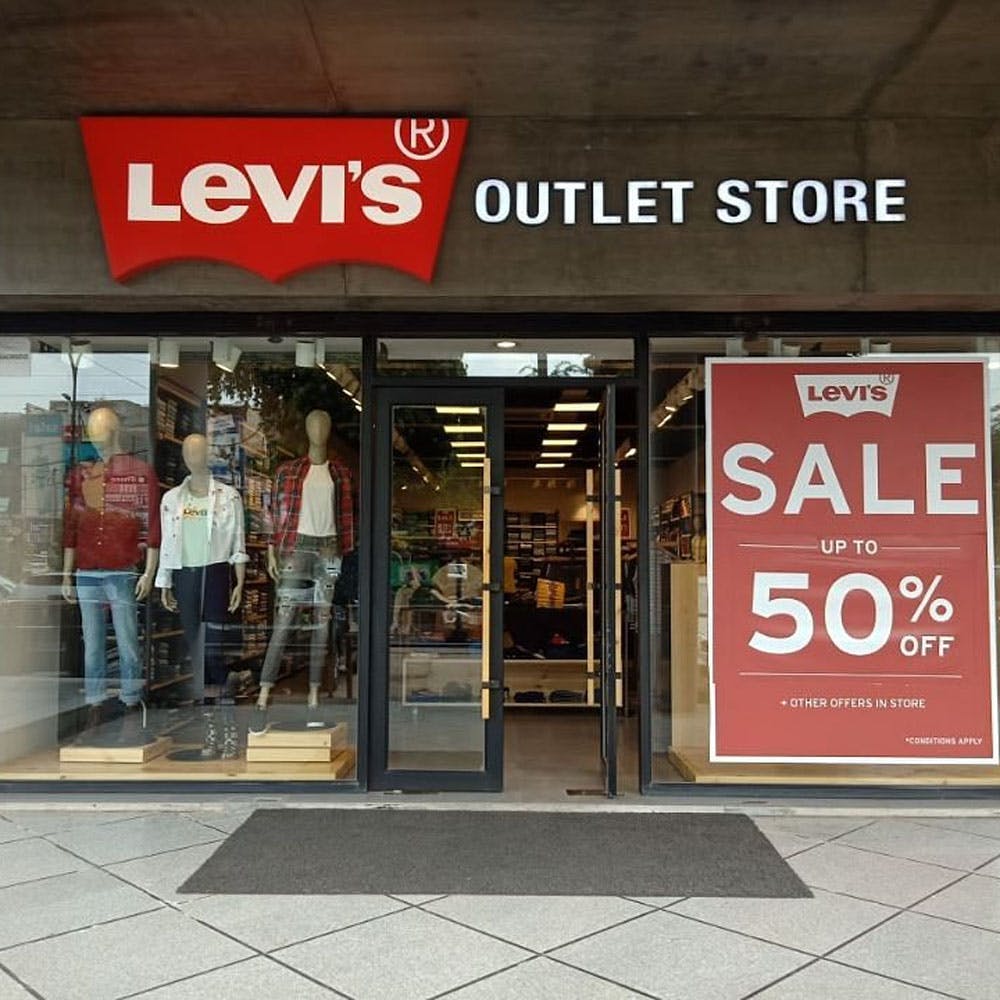 Outlet mall levis sale