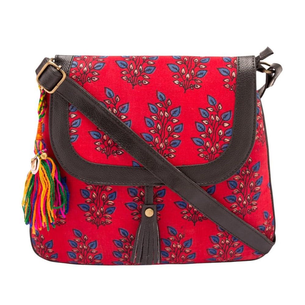 Buy Bestselling Bags & Pouches Under INR 1800 Online