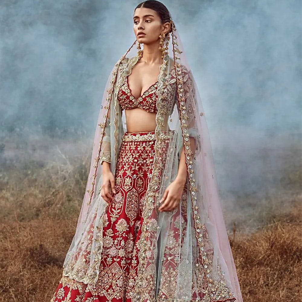Sabyasachi Mukherjee : India. | Indian bridal dress, Indian bridal wear, Designer  bridal lehenga