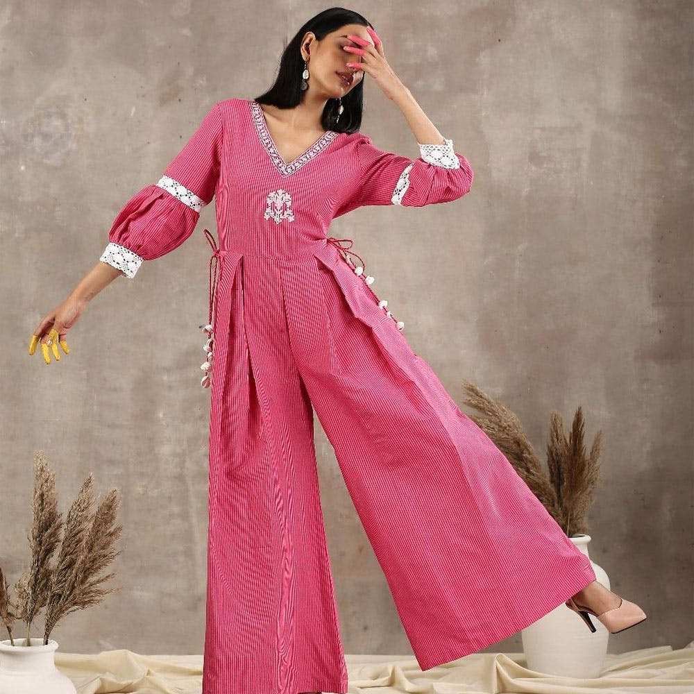 Outerwear,Shoulder,One-piece garment,Neck,Fashion,Gown,Sleeve,Waist,Pink,Sari