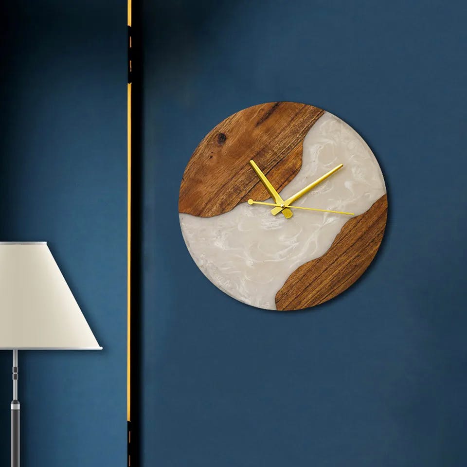 Clock,Wood,Material property,Rectangle,Tints and shades,Circle,Street light,Lamp,Art,Symbol