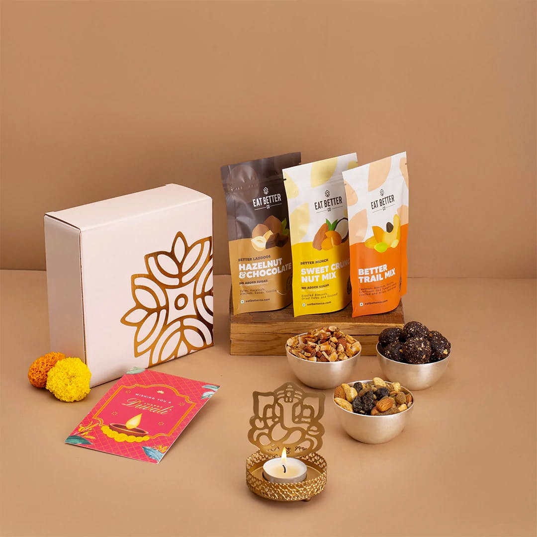 The Gift Tree Healthy Snacks Gift Hamper | Green Tea, Protein Spread,  Dates, Chips, Makhana, Dry Fruits & Nuts | Gift for Christmas, New Year,  Friends, Family, Clients, Men & Women :