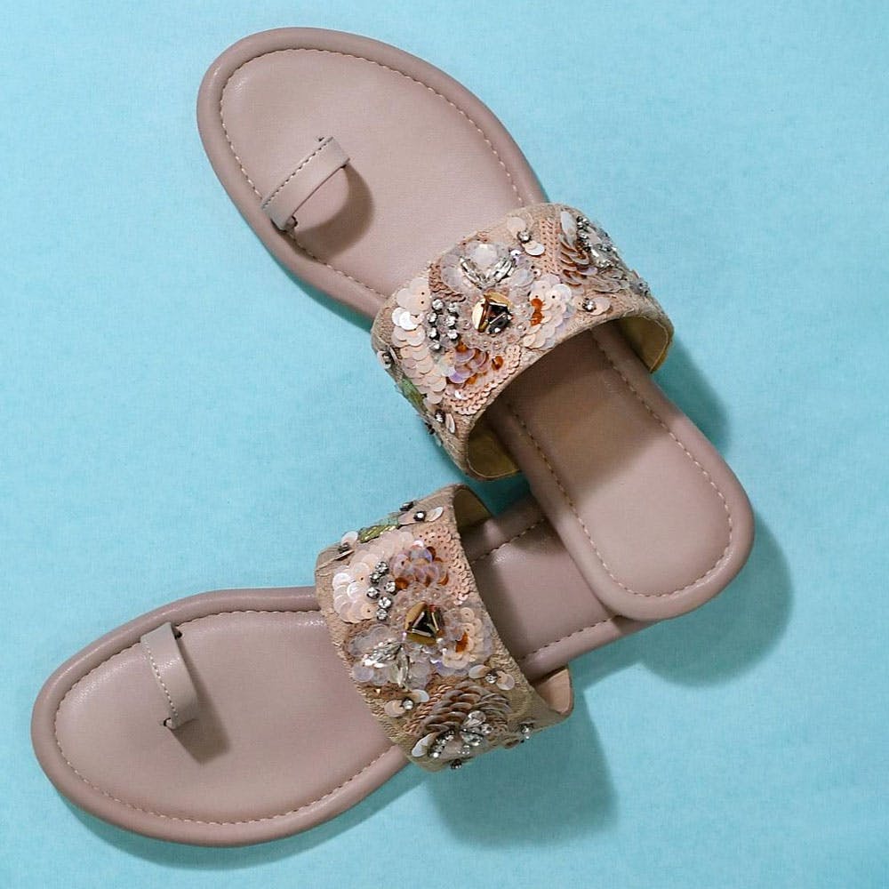 Beautiful Flat Sandals for Ladies Online | Ladies Sandals in Pakistan