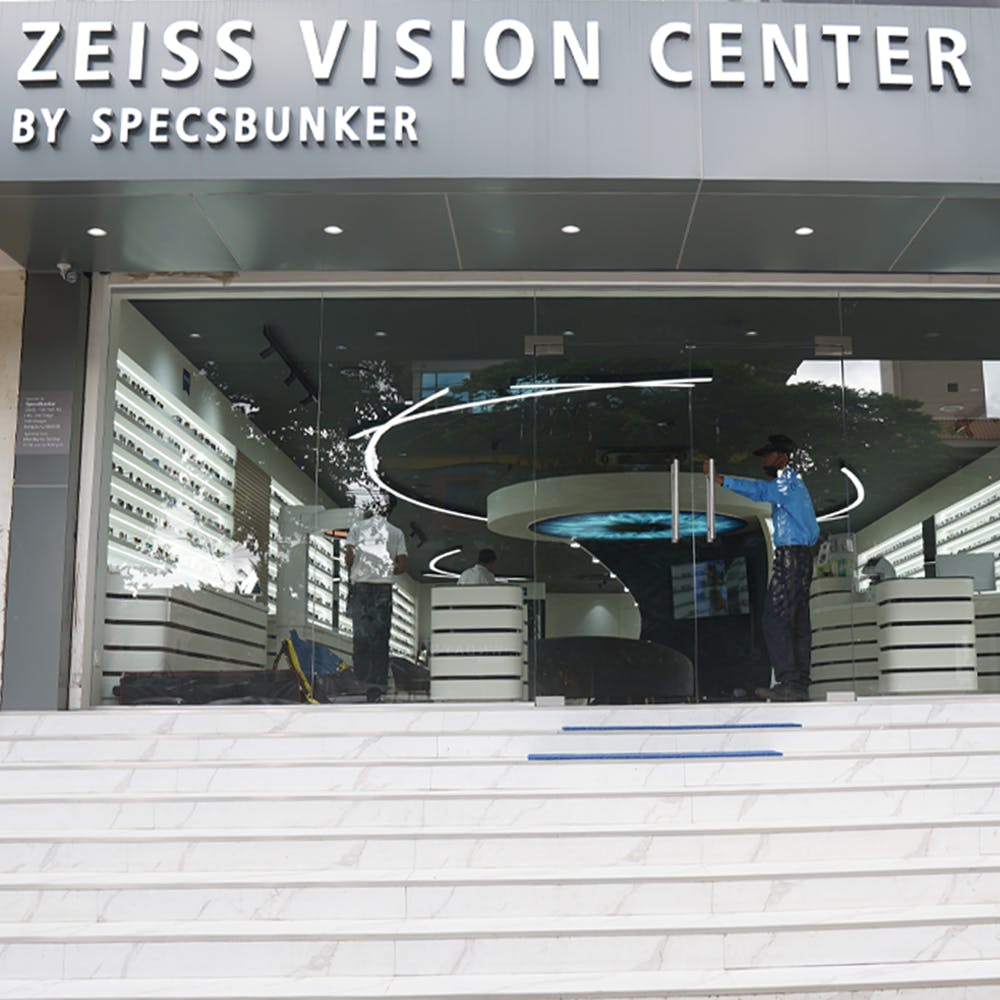 Get your new spectacles hasslefree with ZEISS VISION CENTER