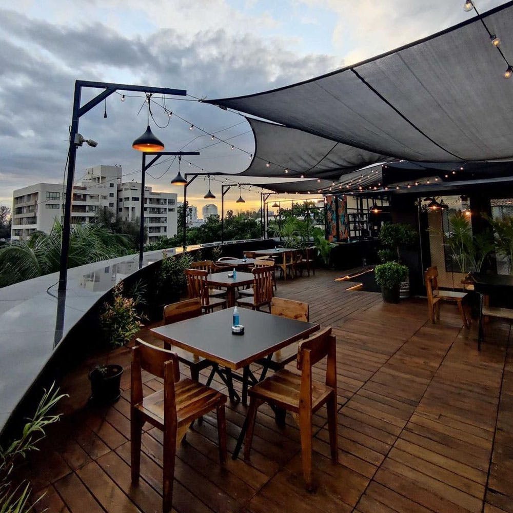 Roof Top Restaurant In Montreal