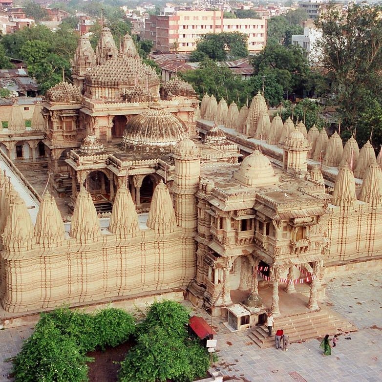 Building,Window,Tree,Temple,Plant,House,Morning,Facade,Landscape,Archaeological site