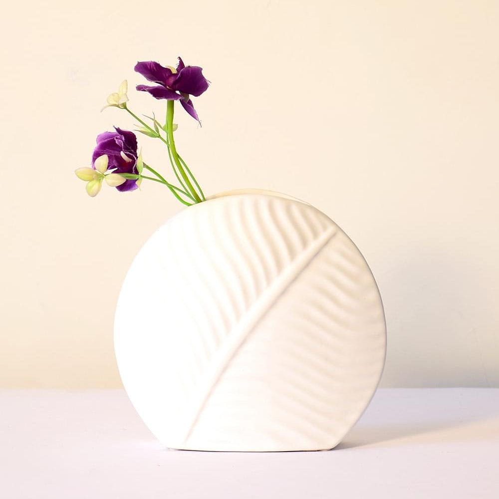 Solid Leaf Design Medium Vase