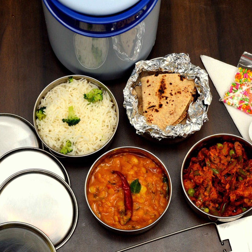 Food,Tableware,Ingredient,Dishware,Recipe,Table,Plate,Rice,Cuisine,White rice