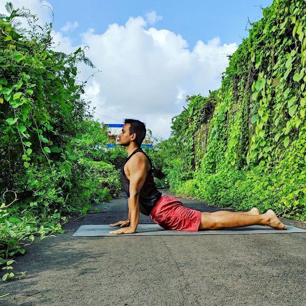 Young Female Yoga Instructor Bandra, Yoga Girl Instructor Bandra Khar