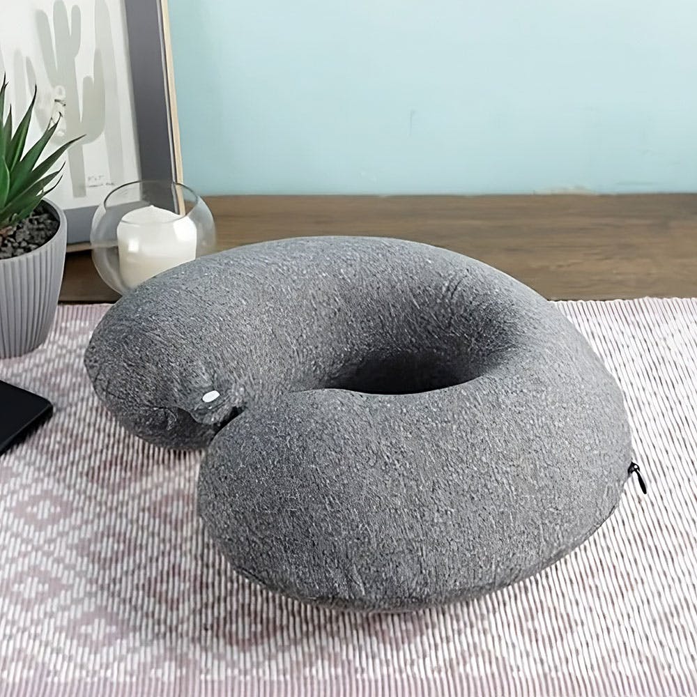 Molty foam cervical outlet pillow