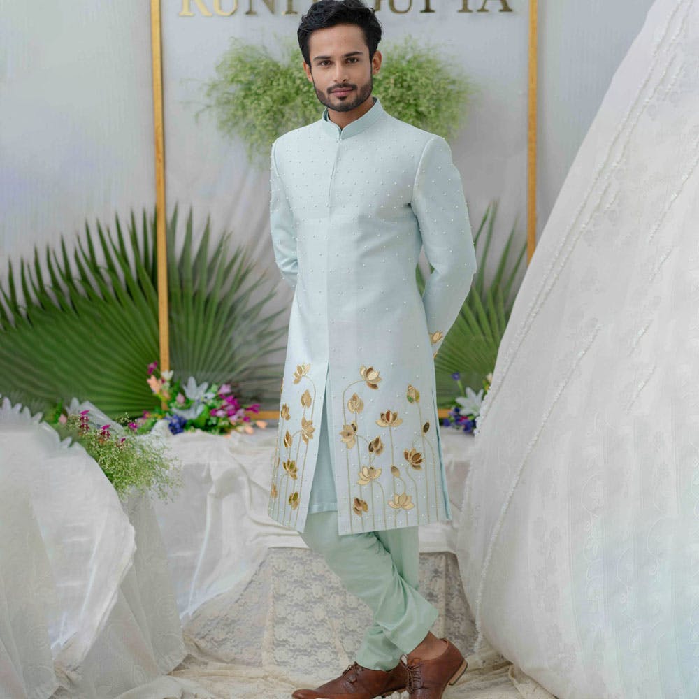 This Saif Ali Khan kurta is a summer must-have in your wardrobe