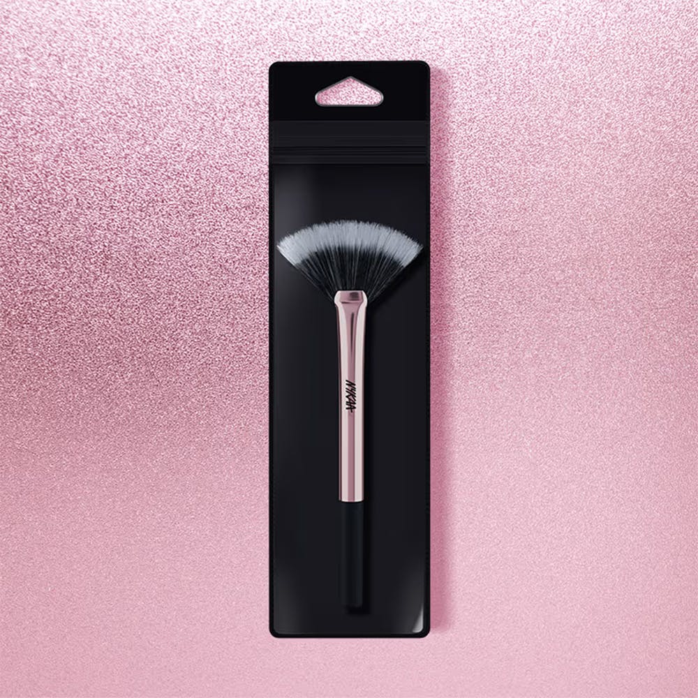 Nykaa BlendPro Highlighting Fan Makeup Brush