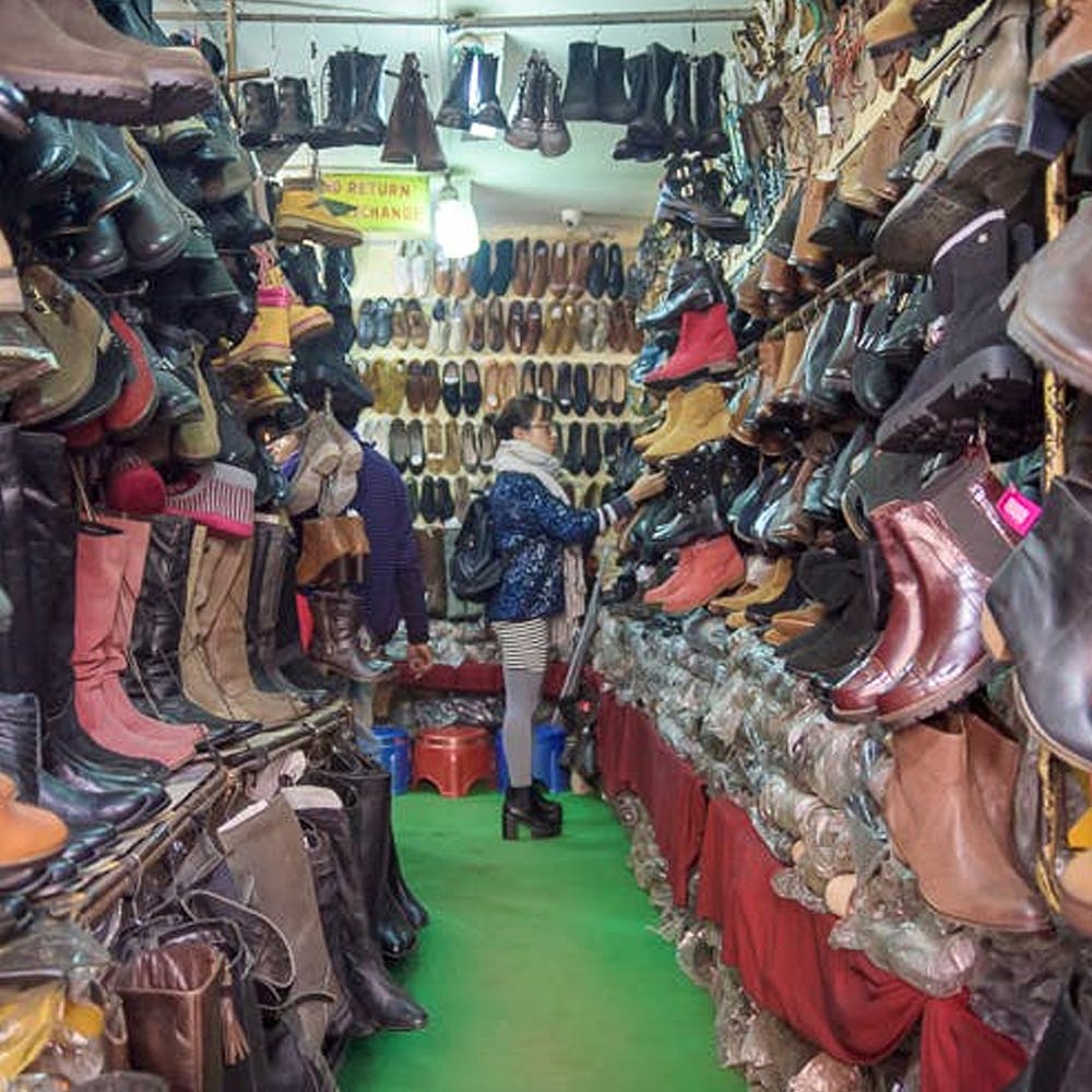 Shoes shop in on sale sarojini nagar market