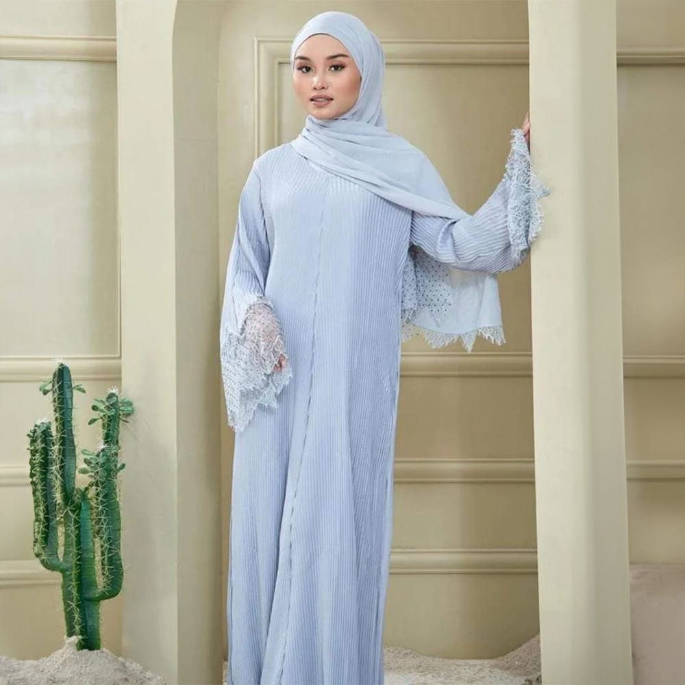 Pin by Aisyah on Muslimah Hijab Fashion~Abaya Style~Maxi Dress~Long  Dress~Kebaya&Baju Kurung | Muslim fashion dress, Muslim fashion hijab  outfits, Abayas fashion