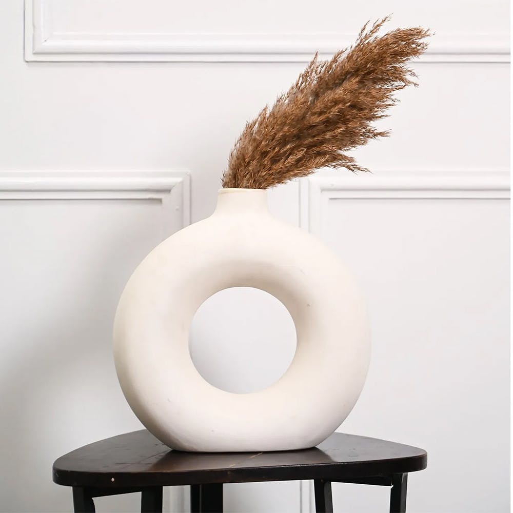 Donut Vase In Color Off White